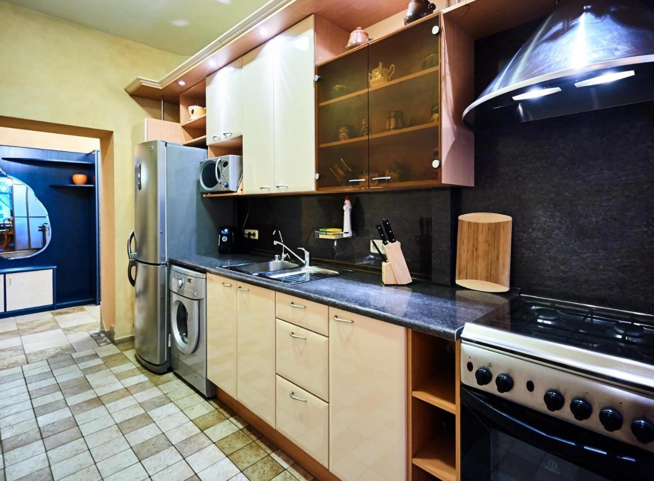 So Fashionable Apartment In The Heart Of 민스크 외부 사진